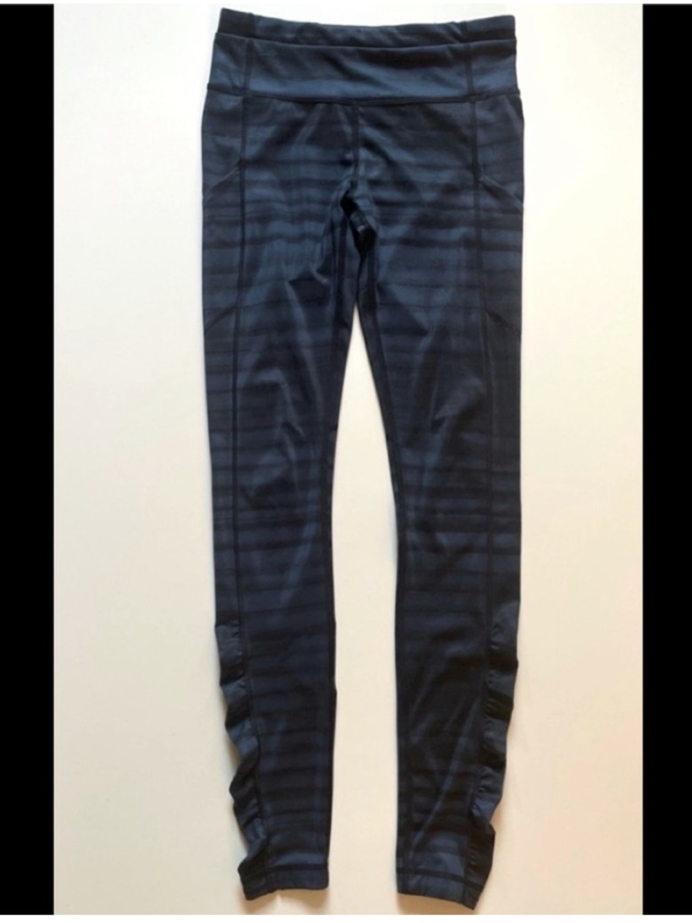 Lululemon Leggings, Women’s Speed Tight III, Deep Navy / Black Stripe, Size 8